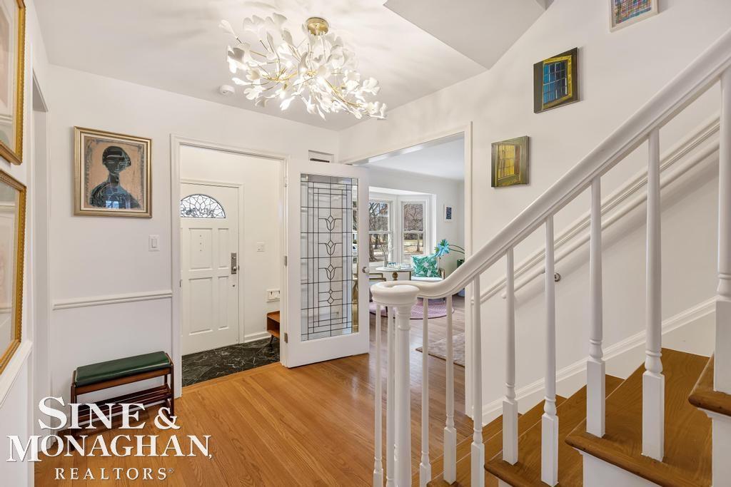 565 Lochmoor Boulevard