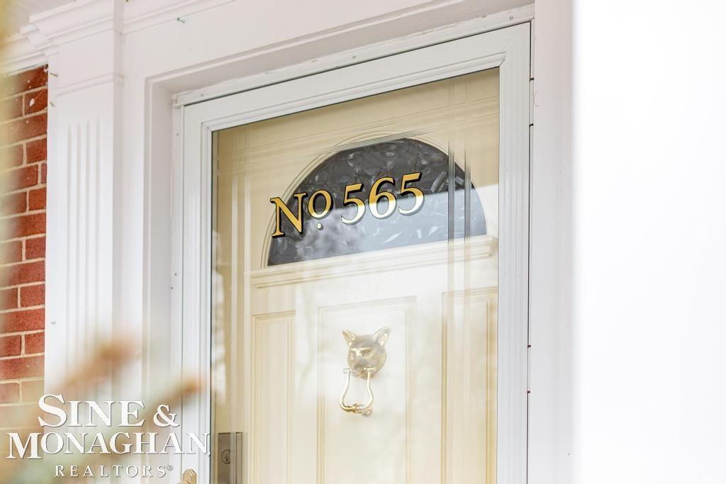 565 Lochmoor Boulevard