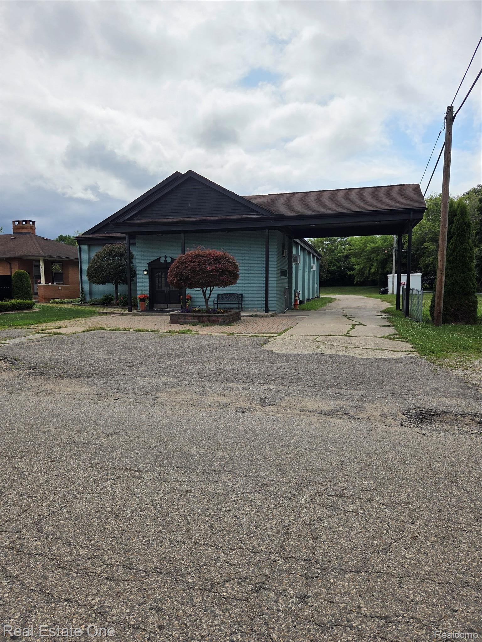 65 N Lynn Avenue