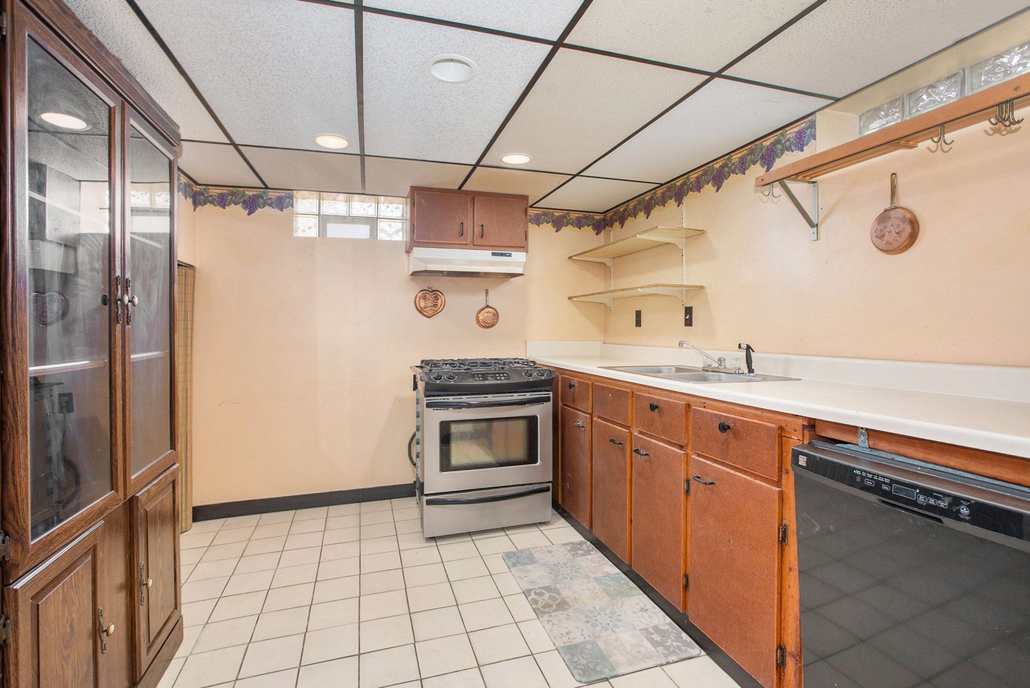 Lincoln Park City Wayne, Michigan 48146, United States, 3 Bedrooms Bedrooms, ,2 BathroomsBathrooms,Residential,Pending,126048