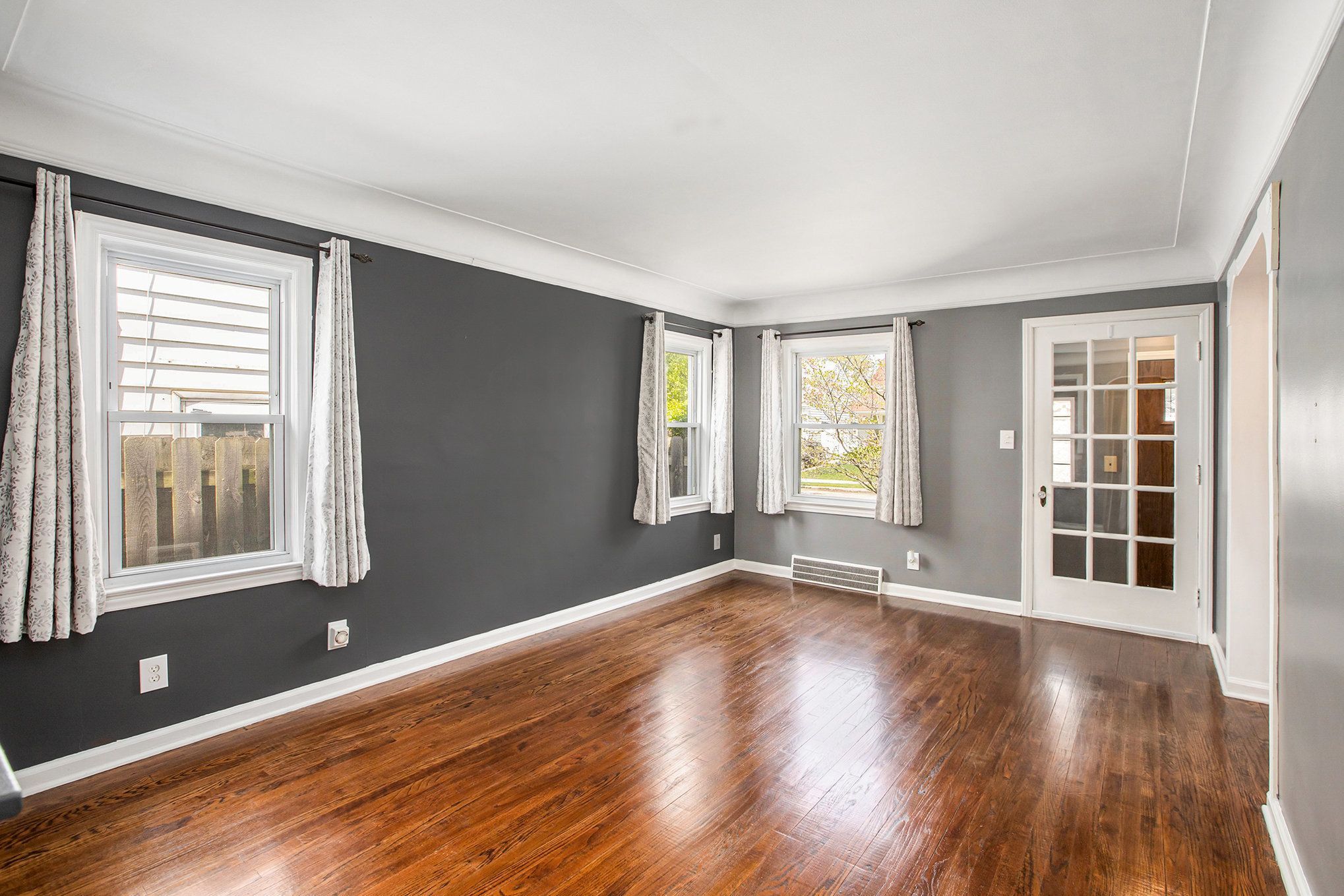 Lincoln Park City Wayne, Michigan 48146, United States, 3 Bedrooms Bedrooms, ,2 BathroomsBathrooms,Residential,Pending,126048