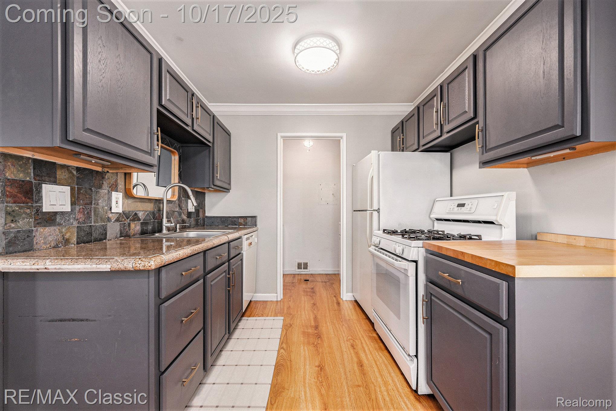 39527 Village Wood Road