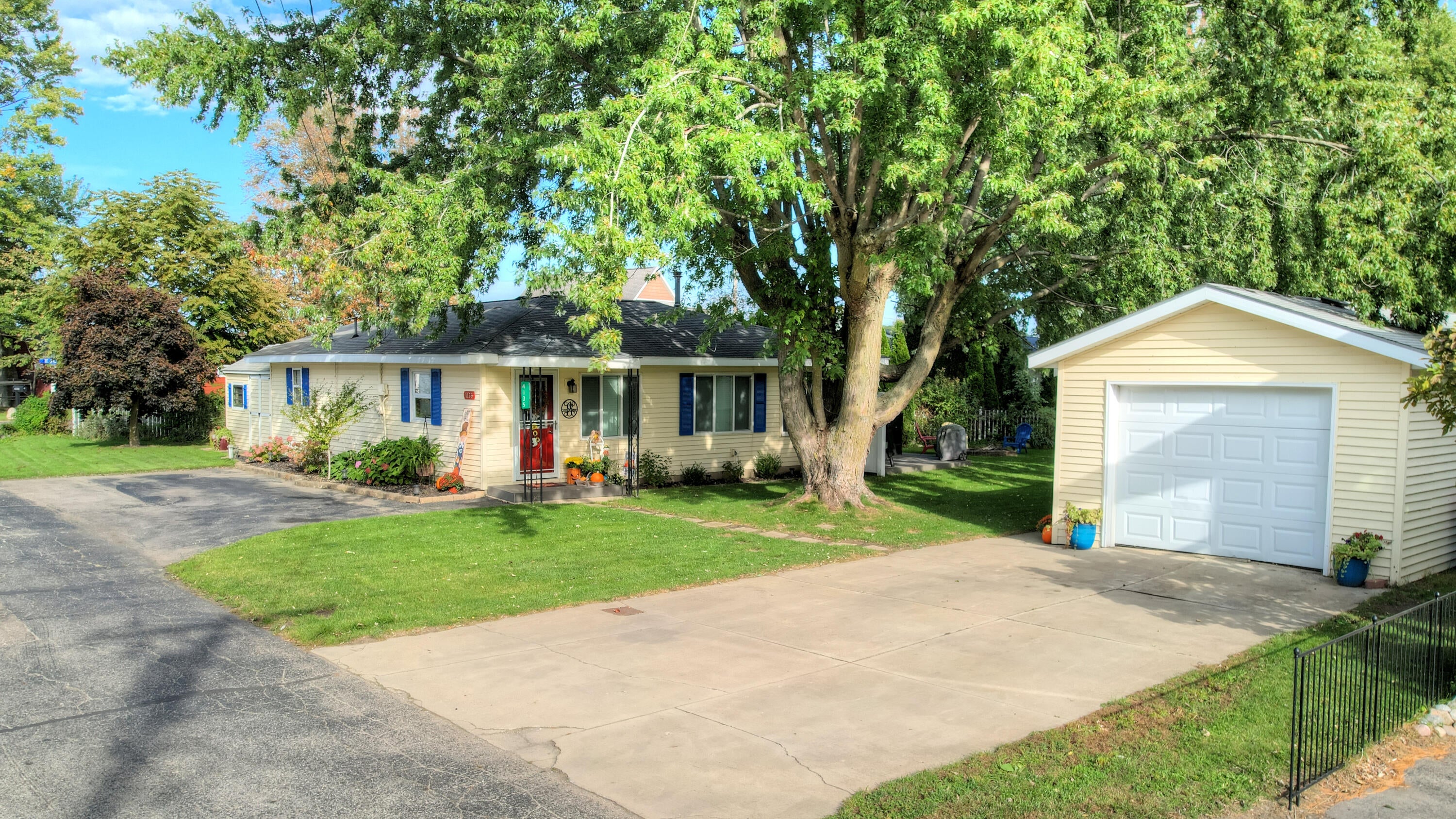 4135 W Joy Road