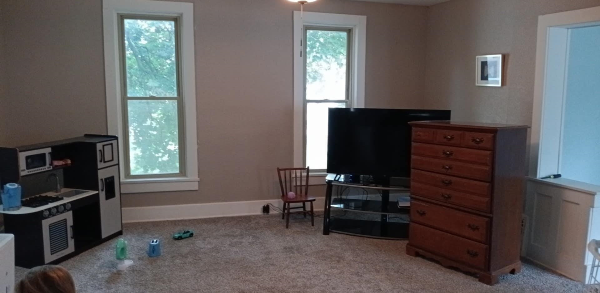 313 Holbrook