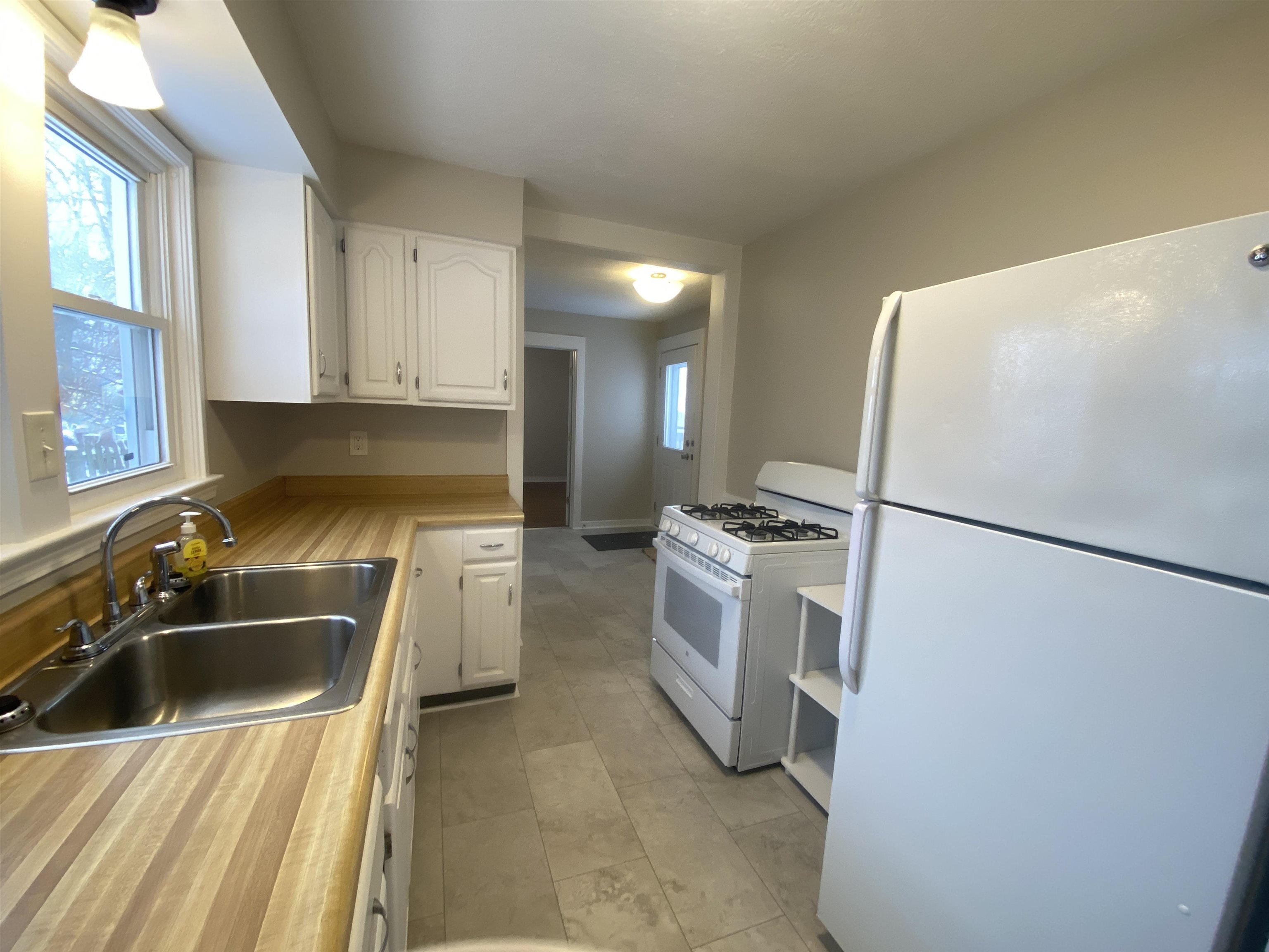 600 E Grand River Road