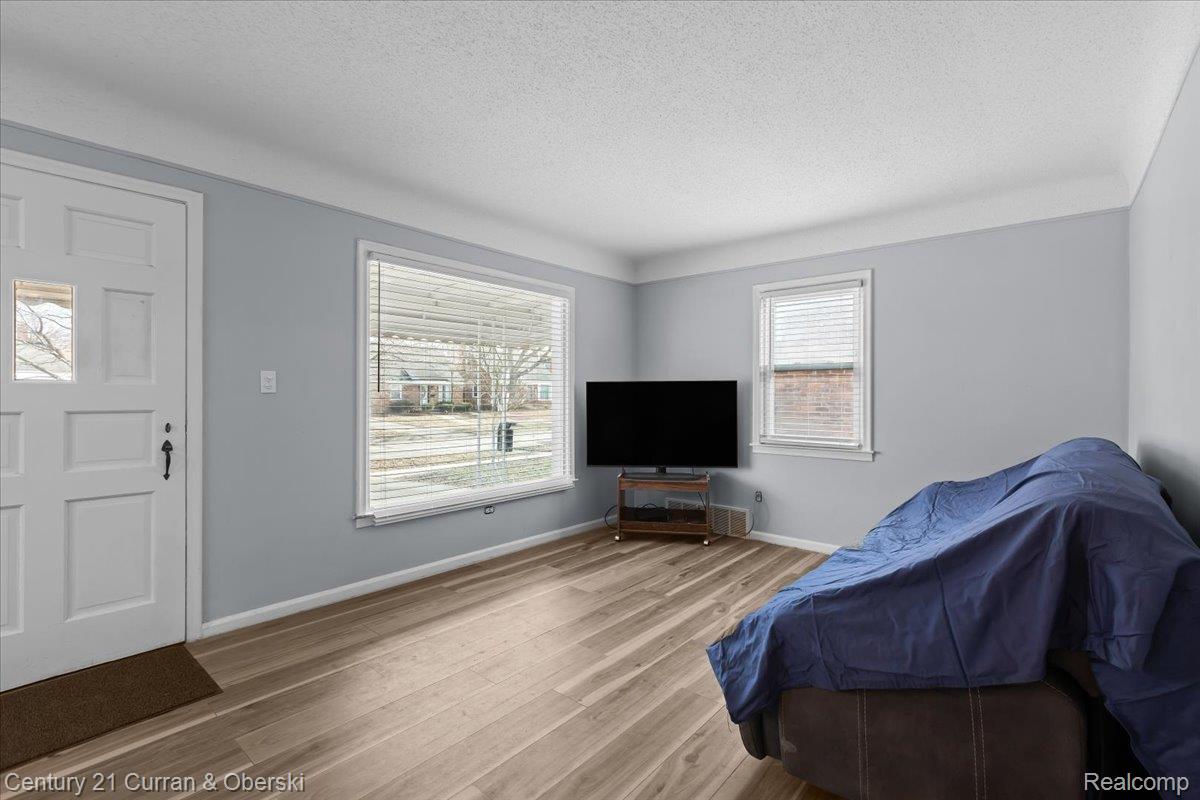 6881 N Vernon Street