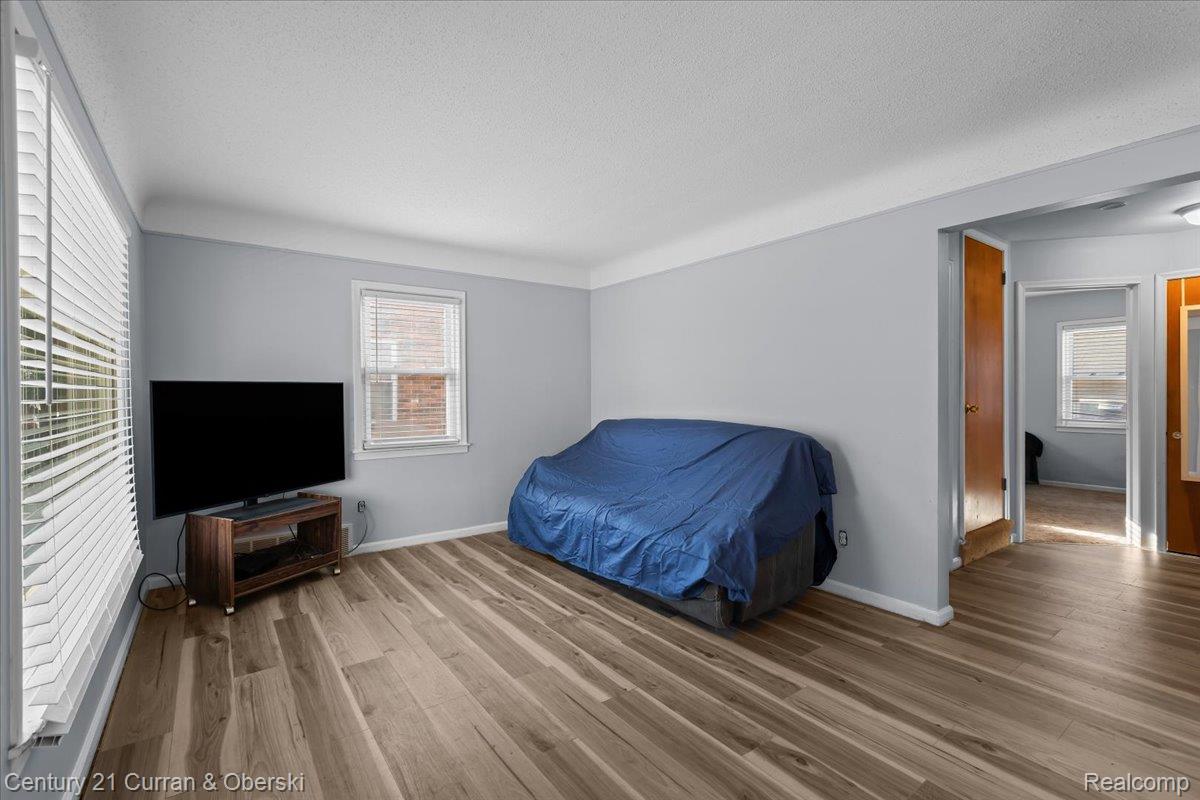 6881 N Vernon Street