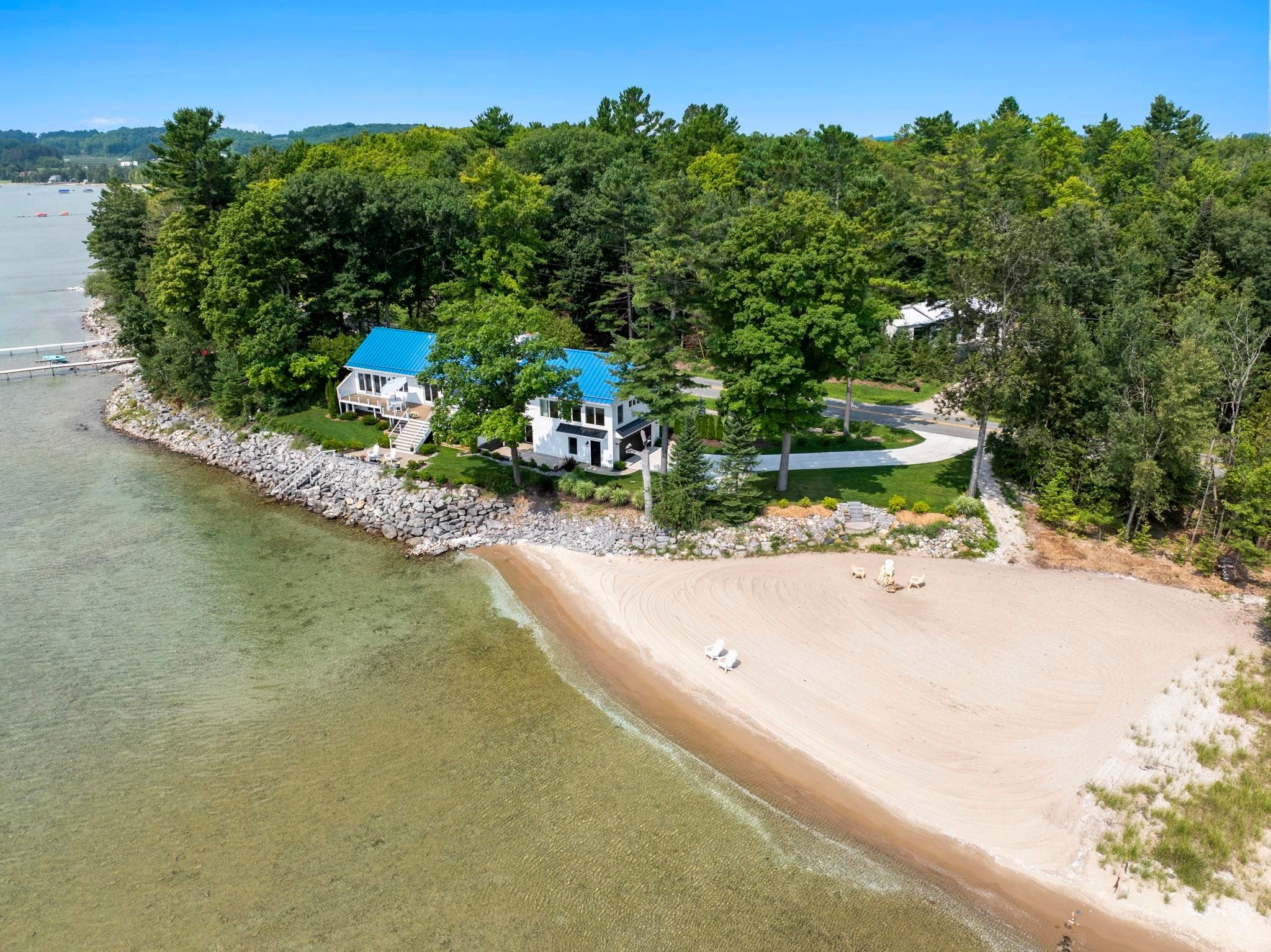 3729 S Lee Point Road