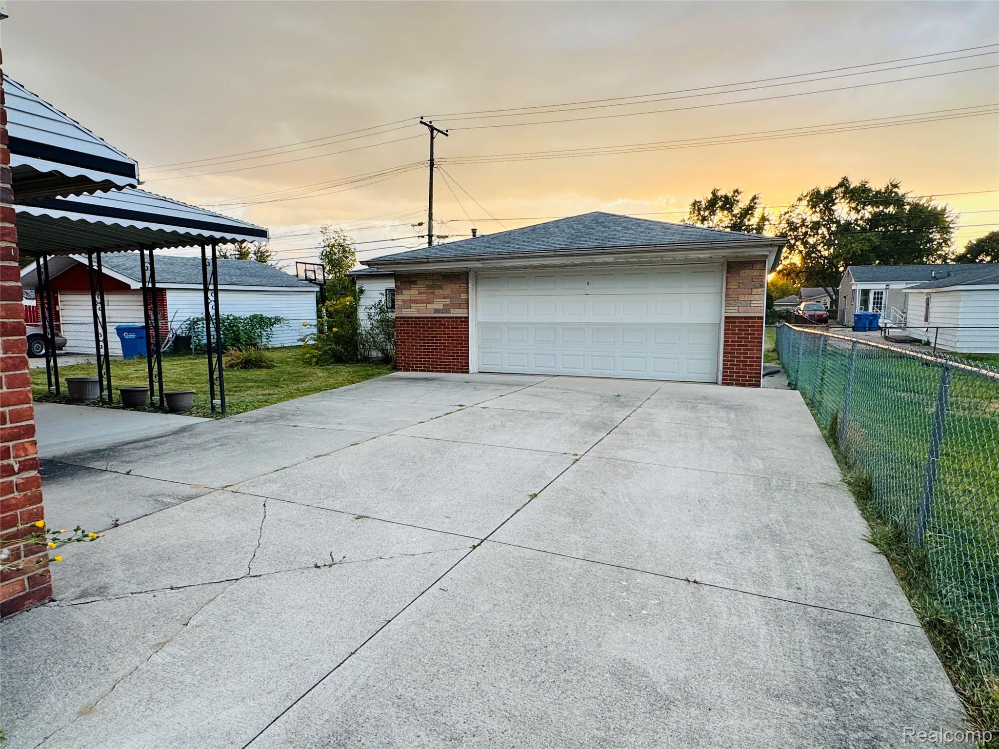 25227 Marilyn Avenue