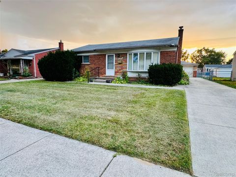 25227 Marilyn Avenue Warren City MI 48089