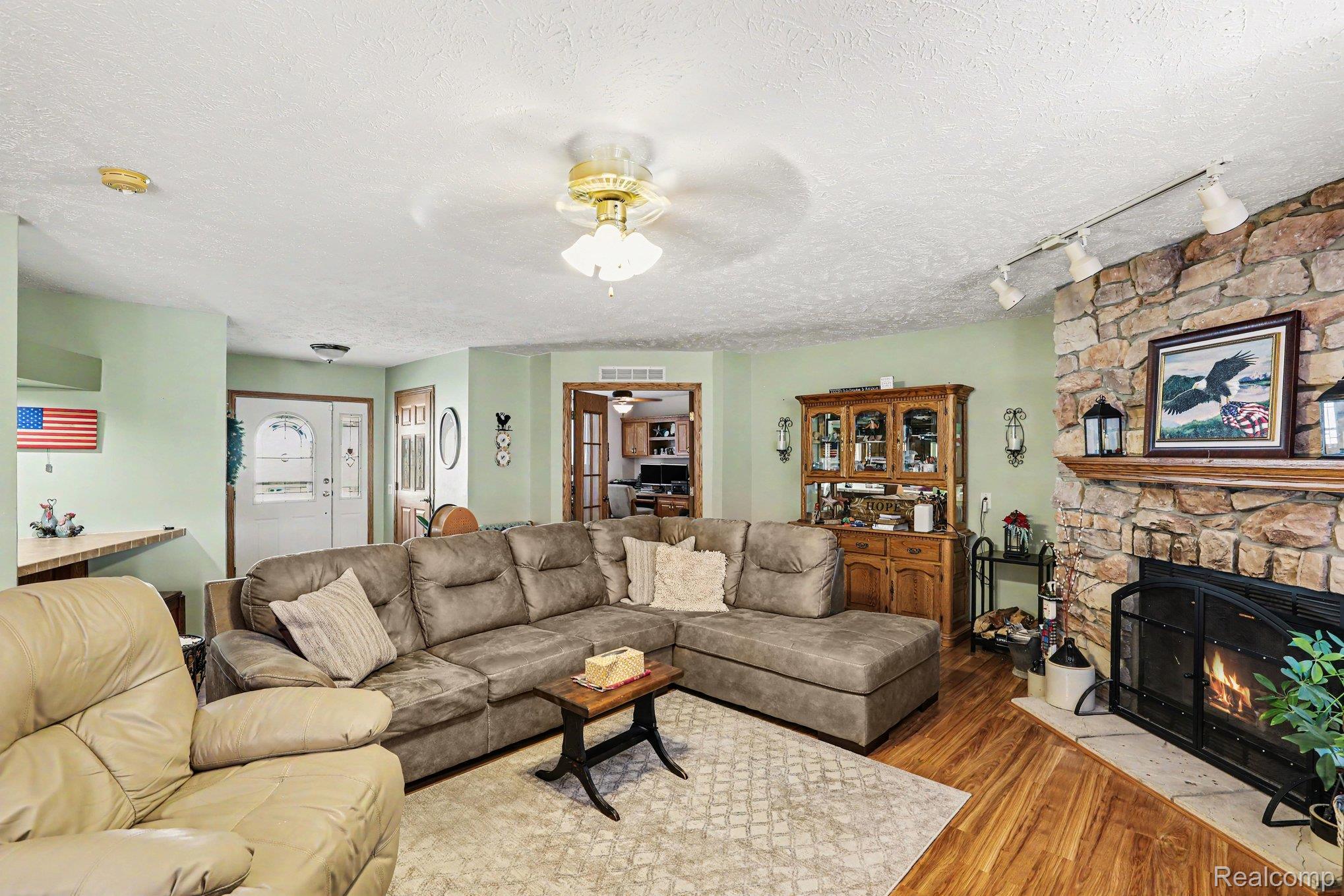 6175 S Branch Lane