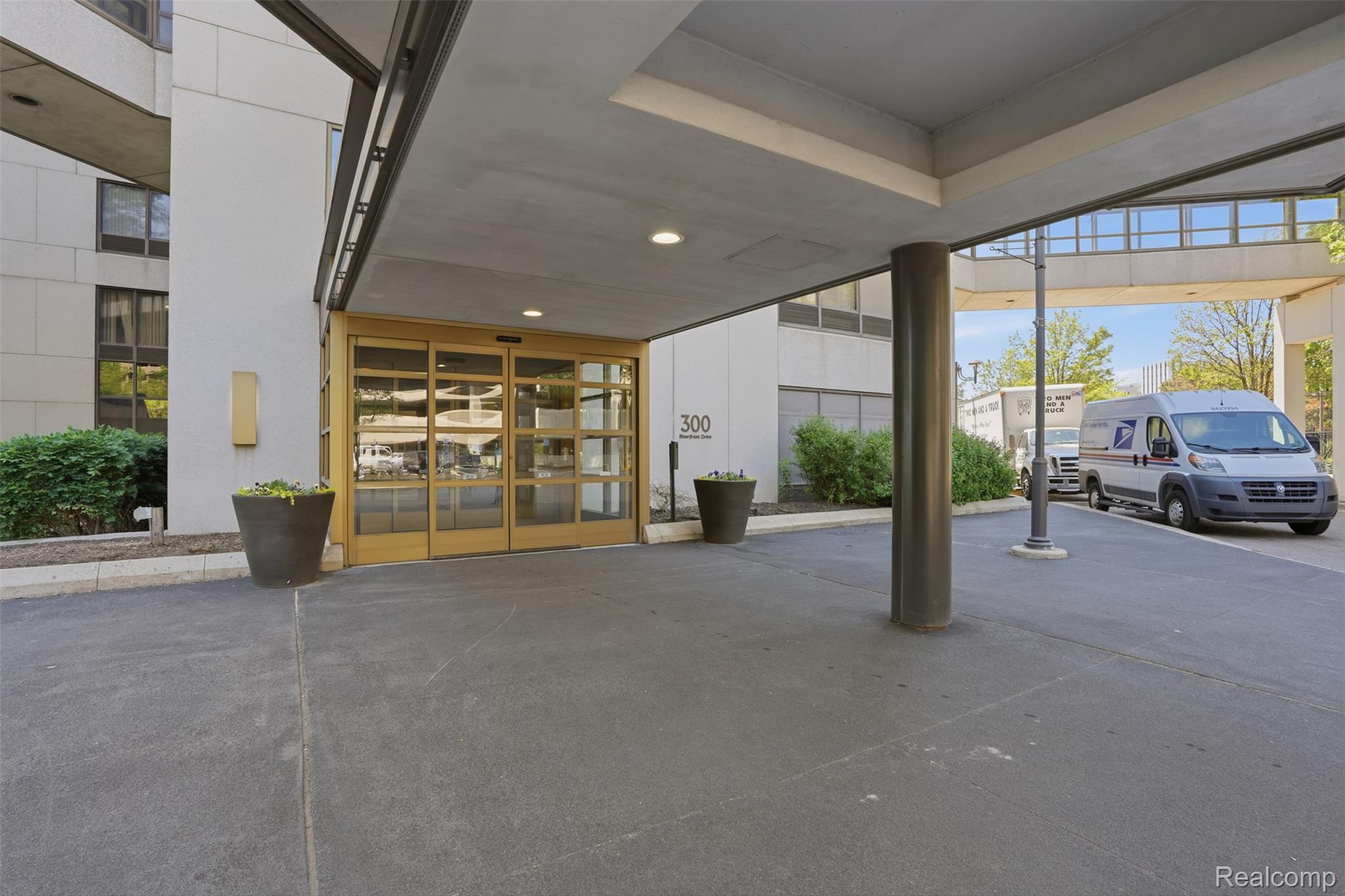 300 Riverfront 24D