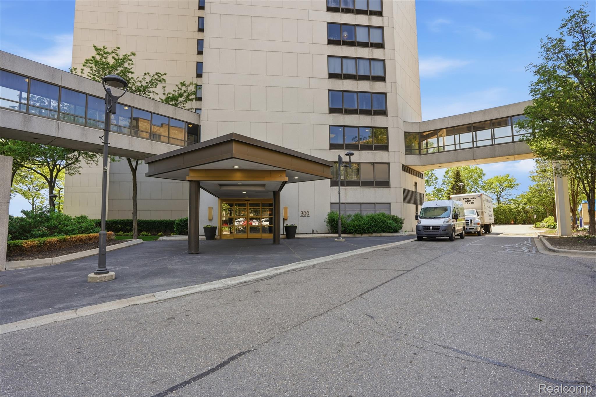 300 Riverfront 24D
