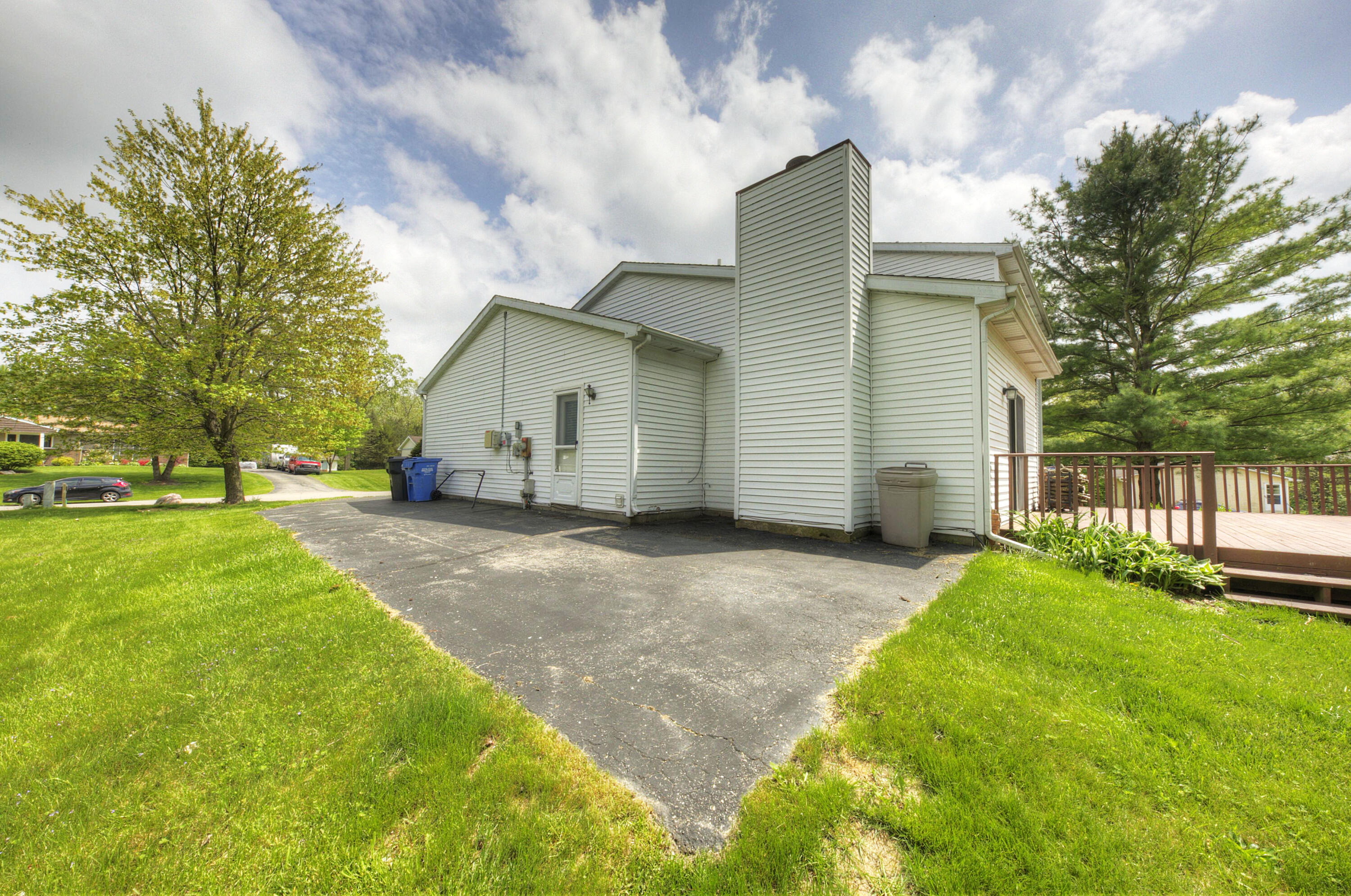 11094 Shadow Woods Lane