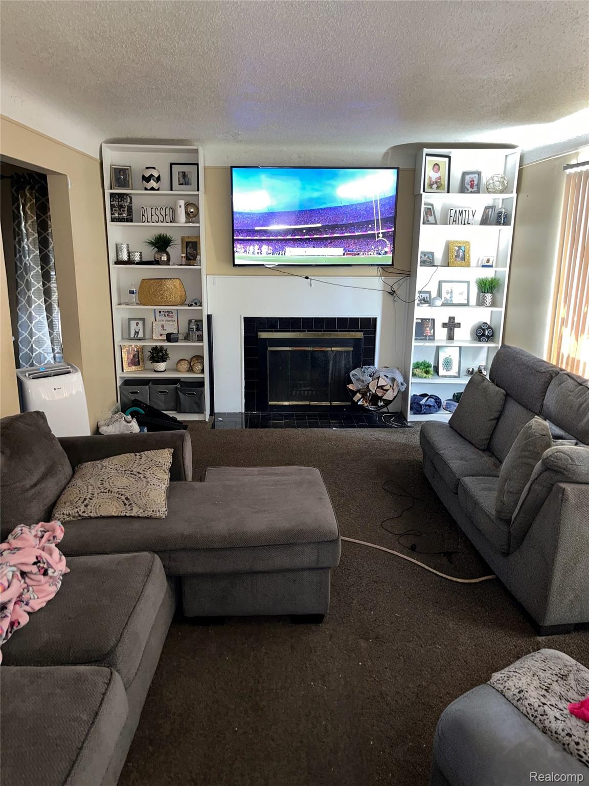 10526 W Outer Drive