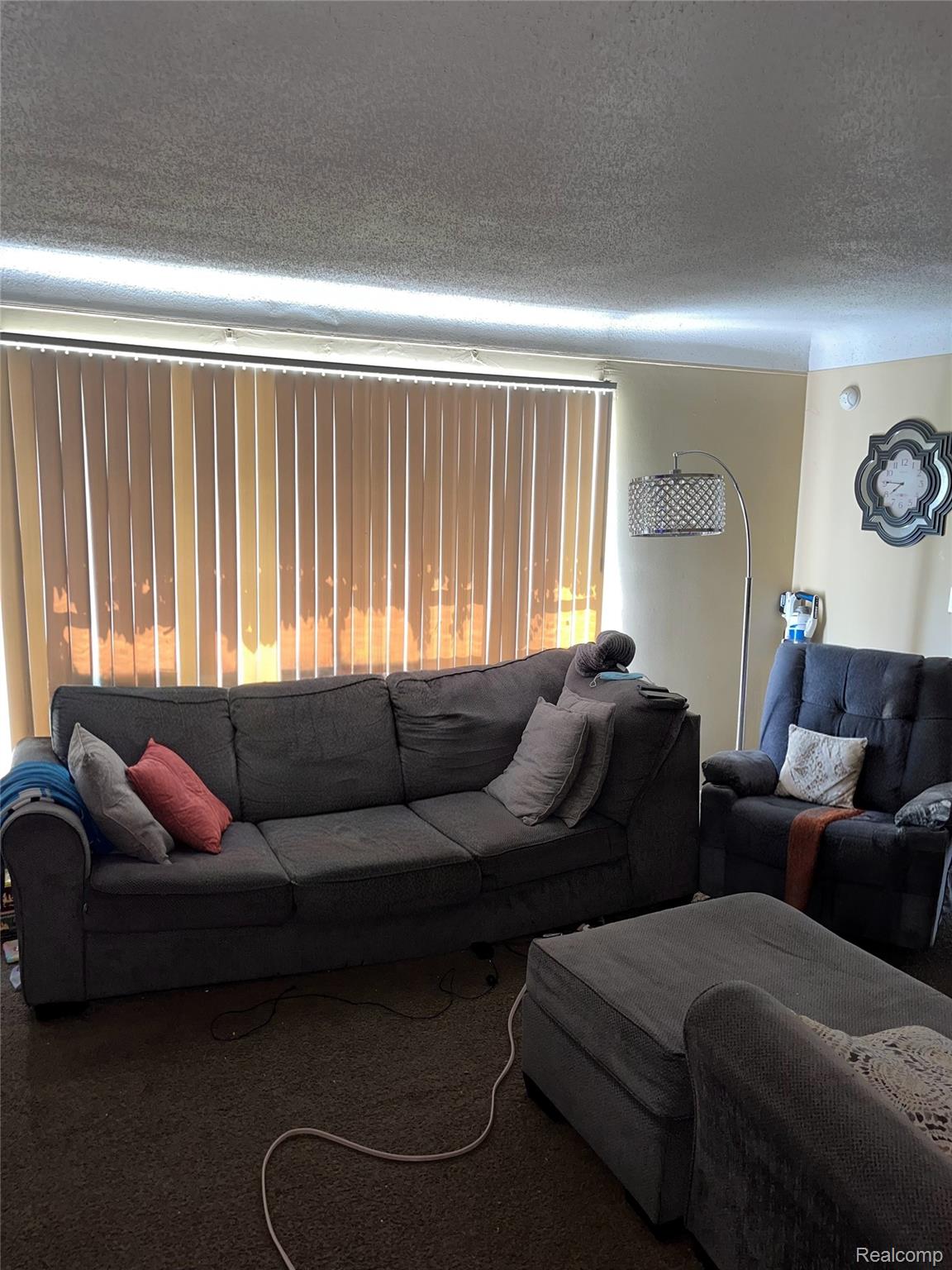 10526 W Outer Drive
