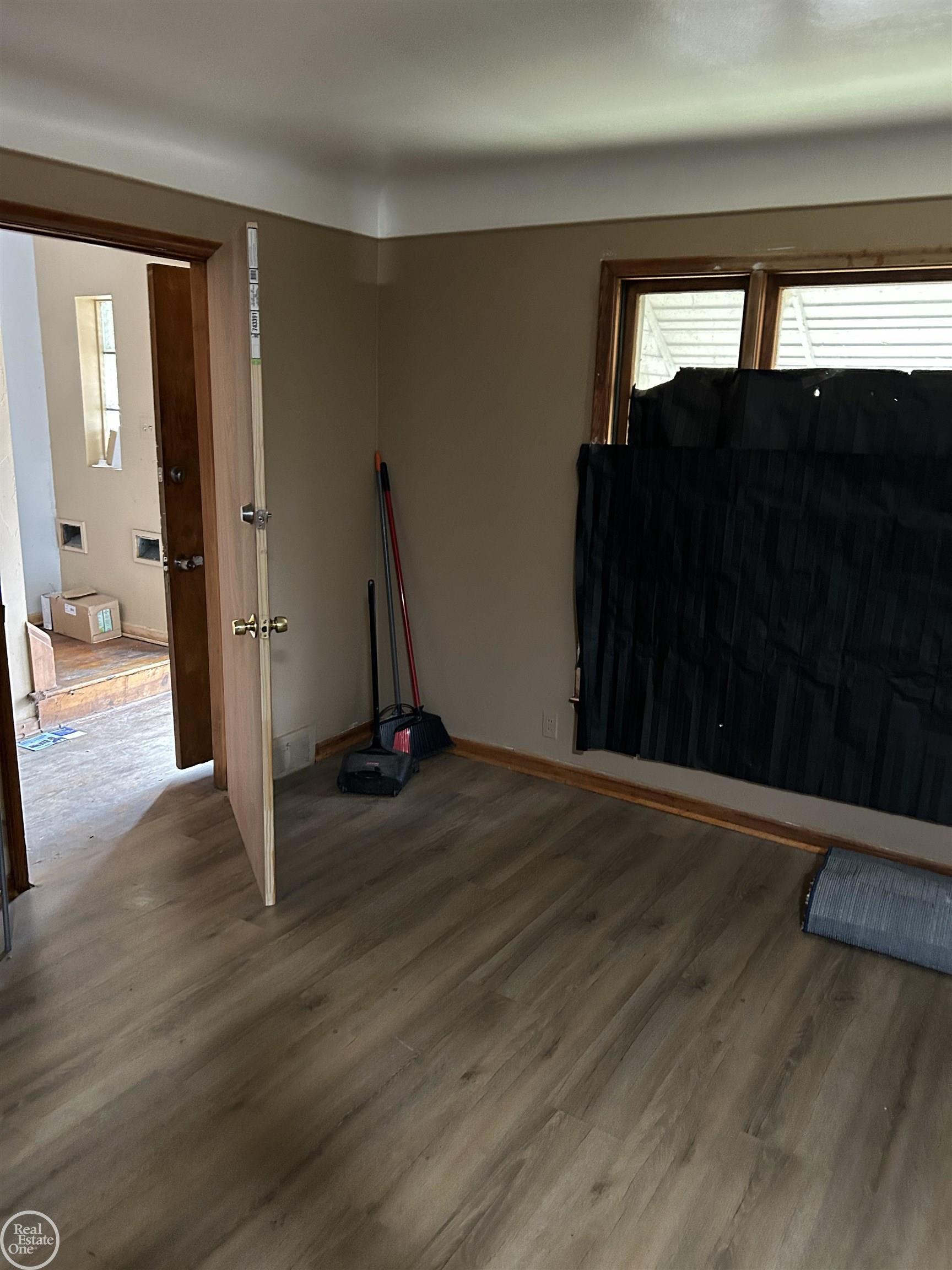 5580 LAKEVIEW Street