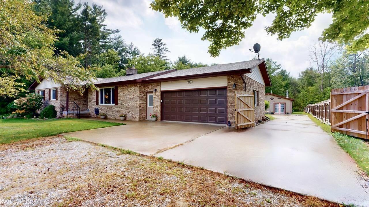 6346 Big Hand Road
