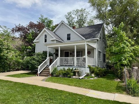 Photo of 202 Mackinaw Street, Durand City, MI 48429 (MLS # 5050208859)