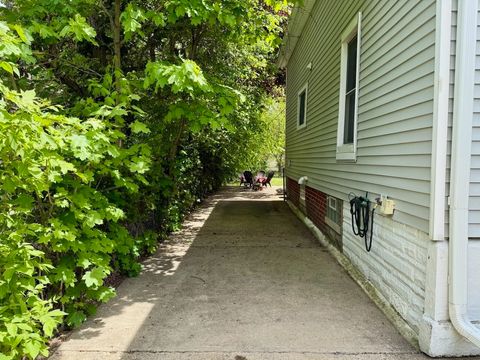Tiny photo for 202 Mackinaw Street, Durand City, MI 48429 (MLS # 5050208859)