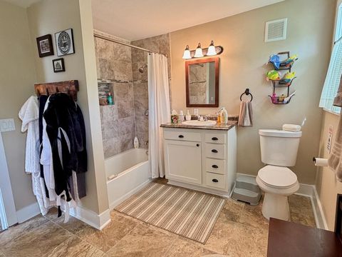 Tiny photo for 202 Mackinaw Street, Durand City, MI 48429 (MLS # 5050208859)