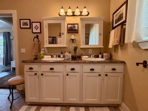 Tiny photo for 202 Mackinaw Street, Durand City, MI 48429 (MLS # 5050208859)