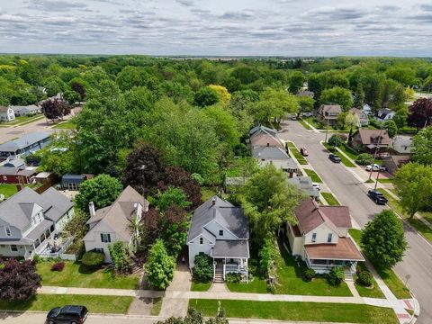 Tiny photo for 202 Mackinaw Street, Durand City, MI 48429 (MLS # 5050208859)