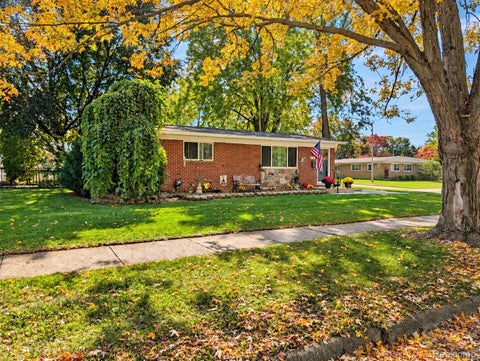 Tiny photo for 20412 Luna Street, Clinton Charter Township, MI 48035 (MLS # 20261083236)