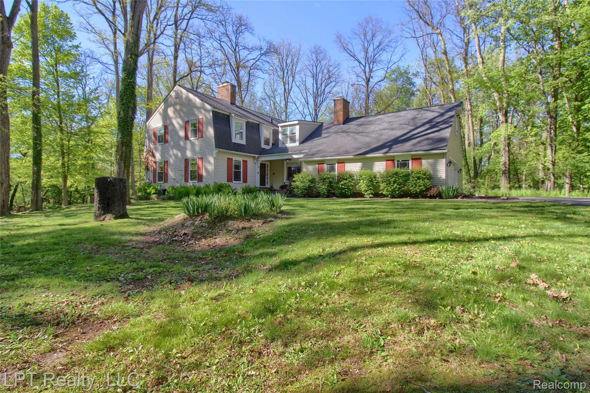 47300 Maplebrook