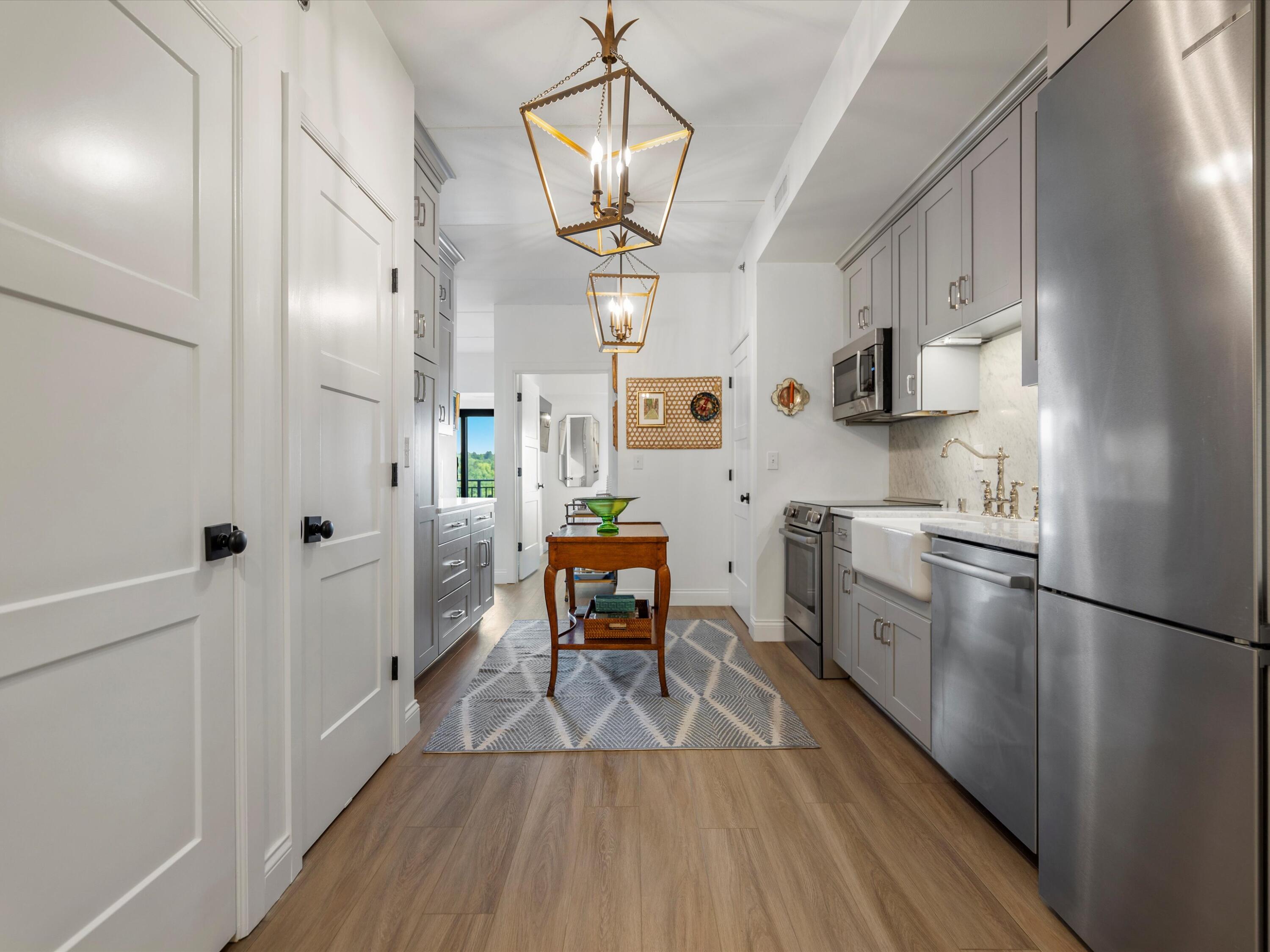 111 N Ashley Street 513