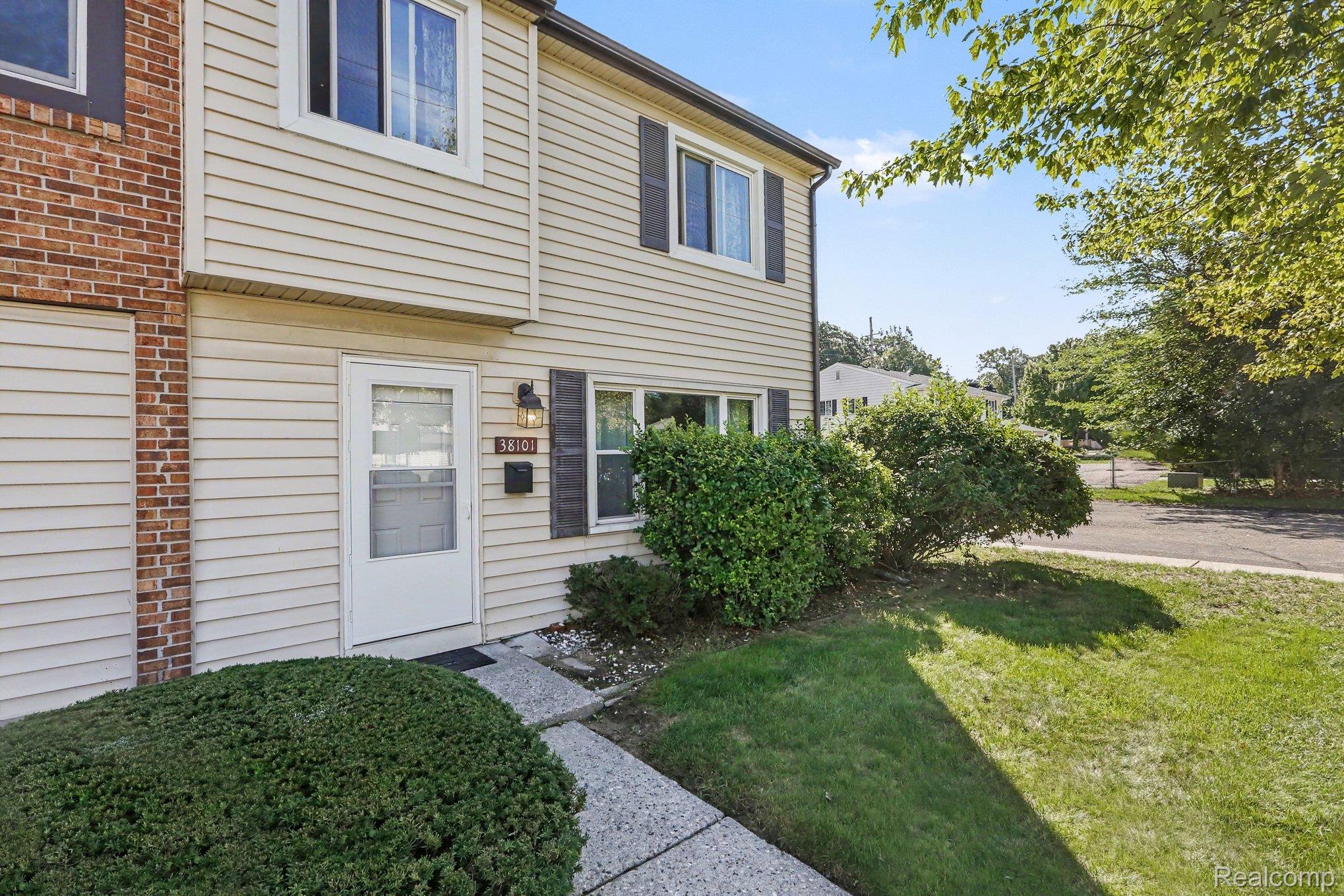 38101 Carolon Boulevard