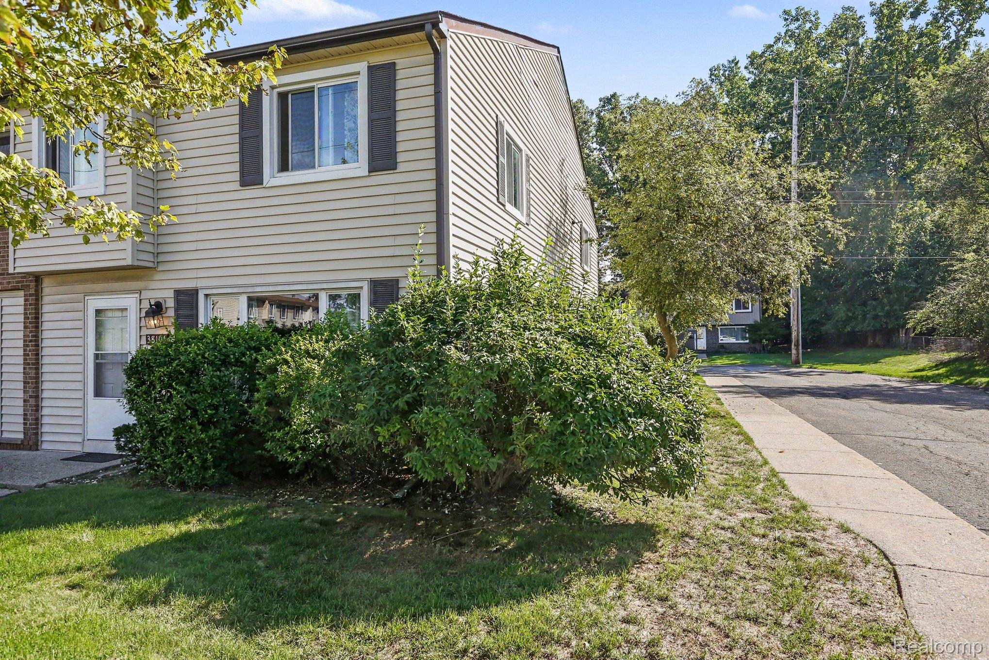 38101 Carolon Boulevard
