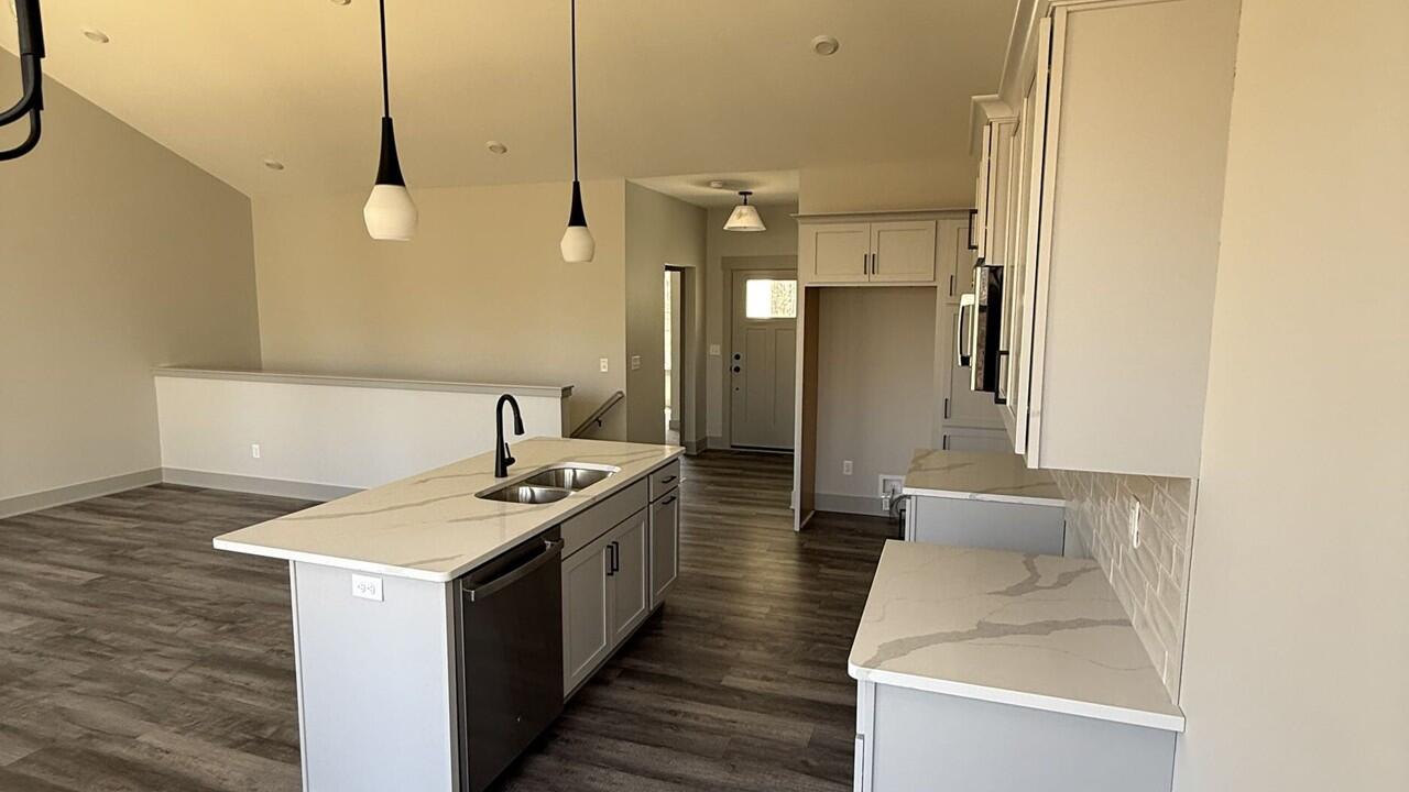 6847 Loggers Ridge Run SE