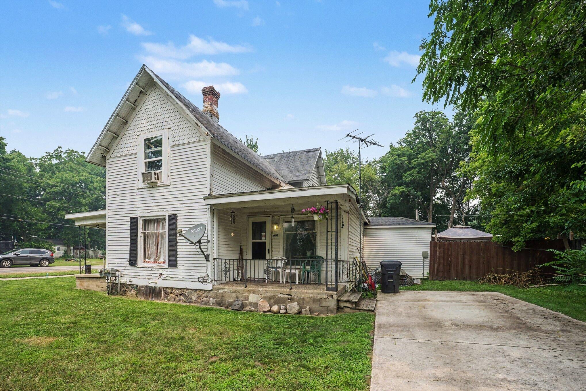 302 N Van Buren Street