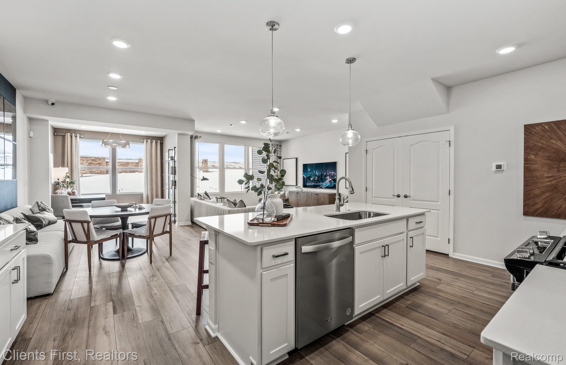 1433 Superior Drive