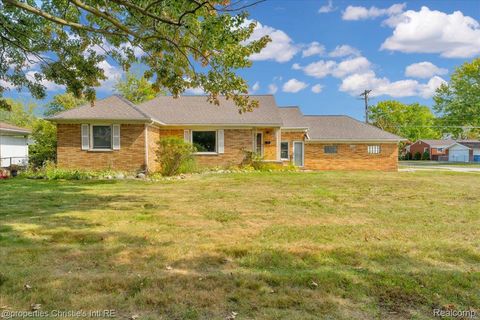 27524 Gail Drive Warren City MI 48093