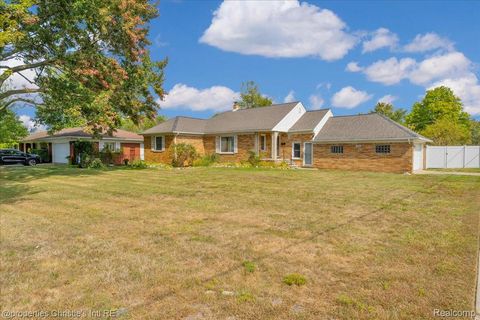 27524 Gail Drive Warren City MI 48093