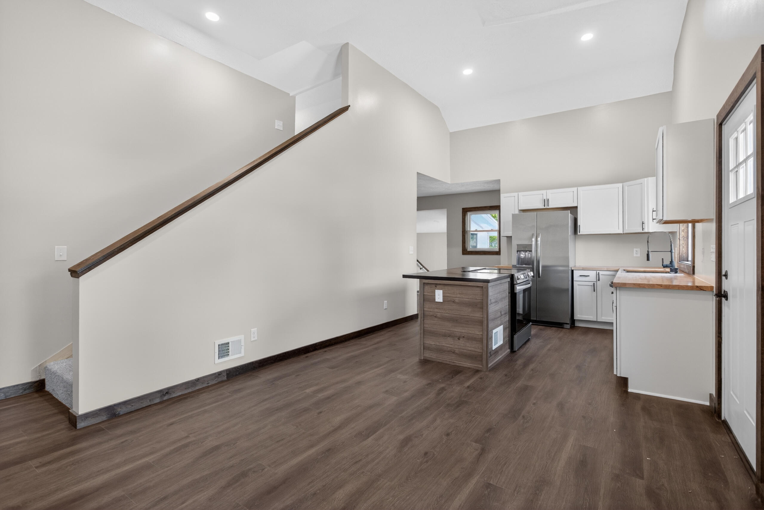 323 Grand Street