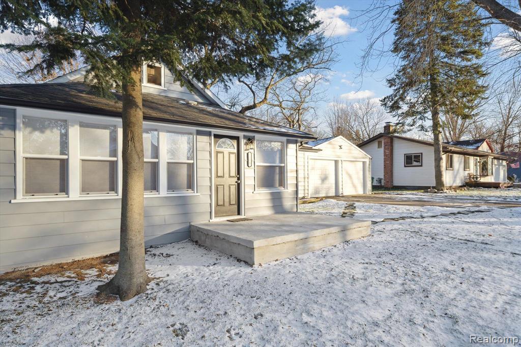 3575 Knollview Avenue