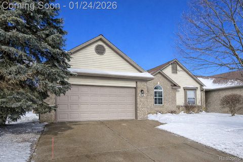 262 Winding Brook 99 Commerce Charter Township MI 48390