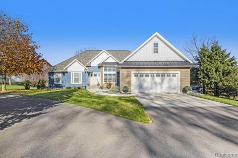 5909 E 92nd Street Croton Township MI 49337