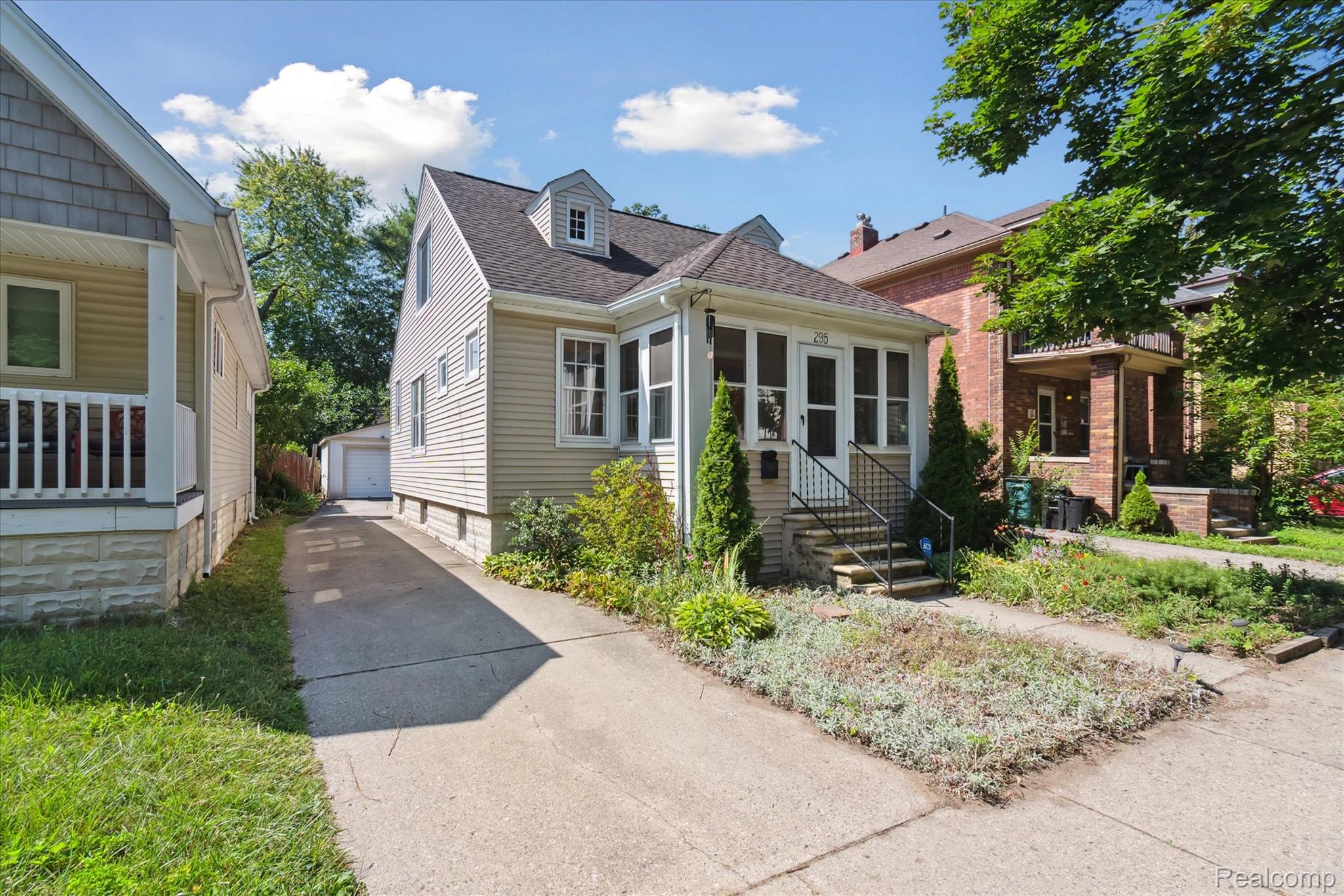 295 W Webster Street