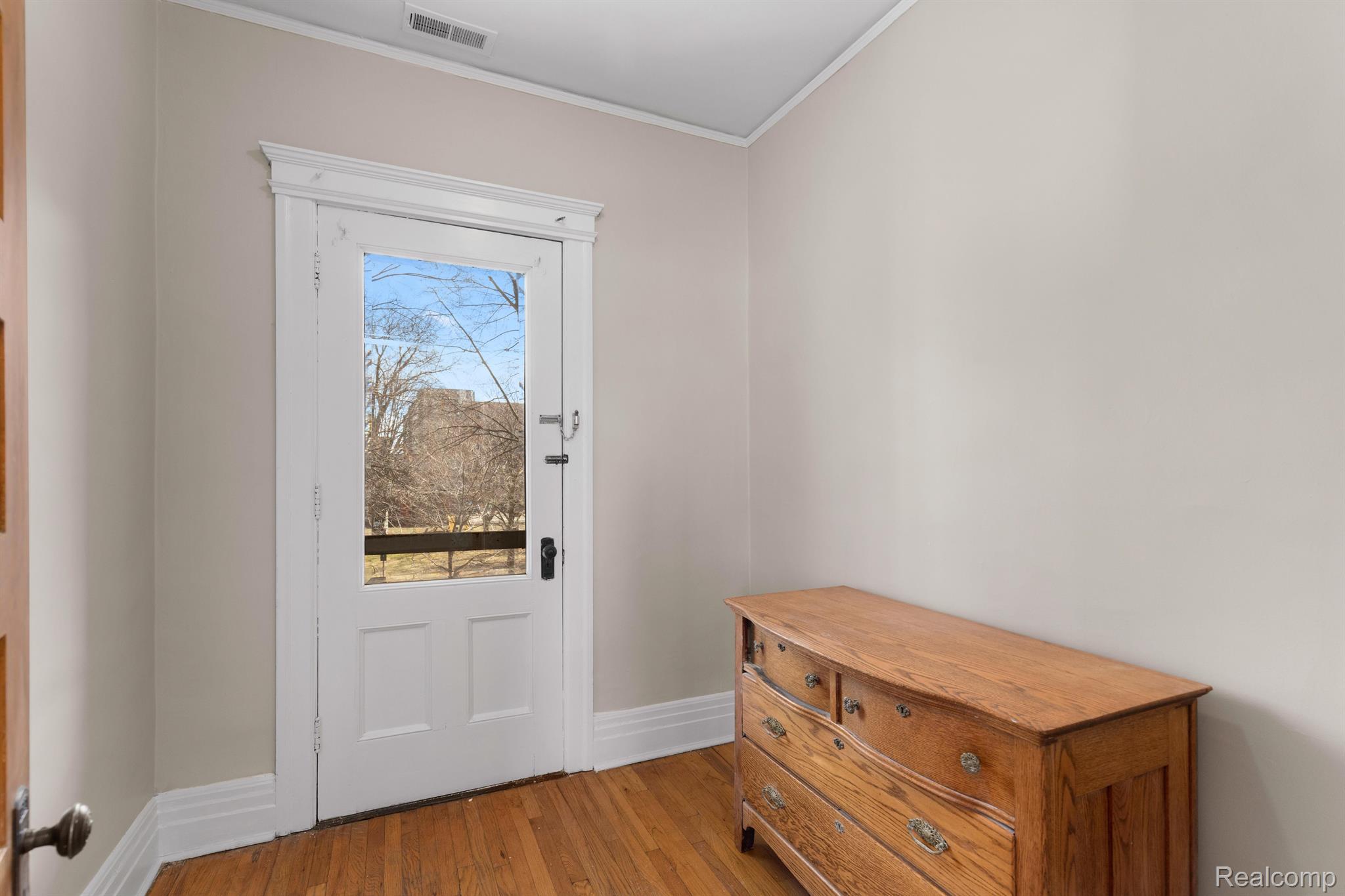 Detroit City, Michigan 48214, United States, 3 Bedrooms Bedrooms, ,1 BathroomBathrooms,Residential,Active,143884