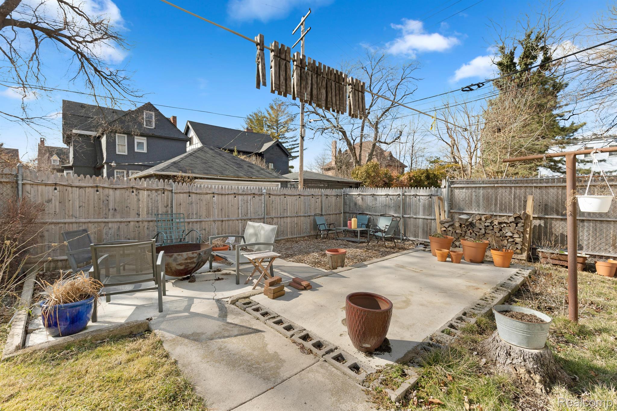 Detroit City, Michigan 48214, United States, 3 Bedrooms Bedrooms, ,1 BathroomBathrooms,Residential,Active,143884