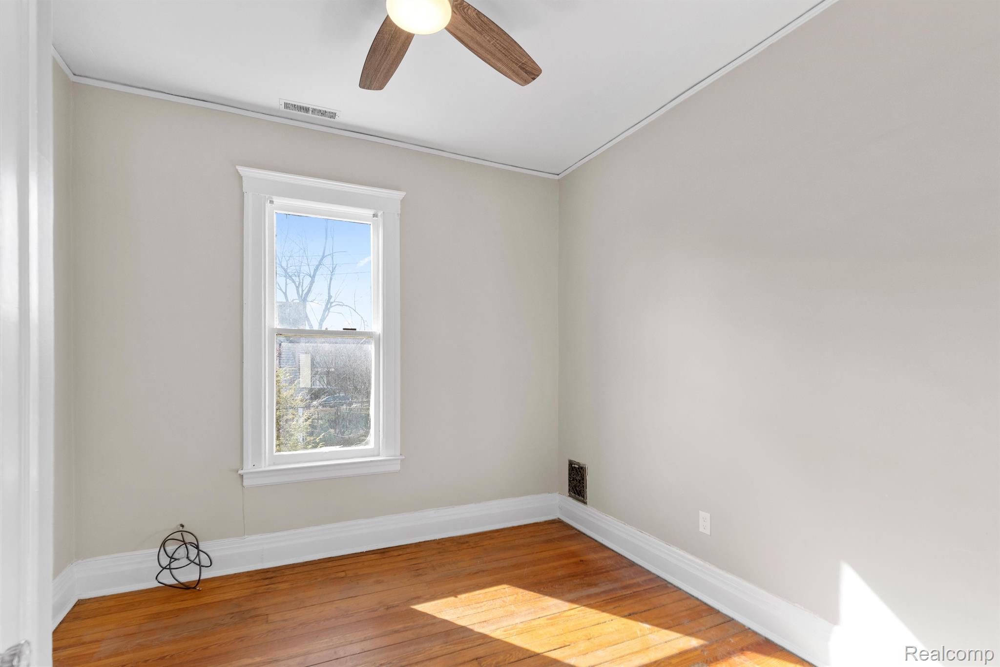 Detroit City, Michigan 48214, United States, 3 Bedrooms Bedrooms, ,1 BathroomBathrooms,Residential,Active,143884