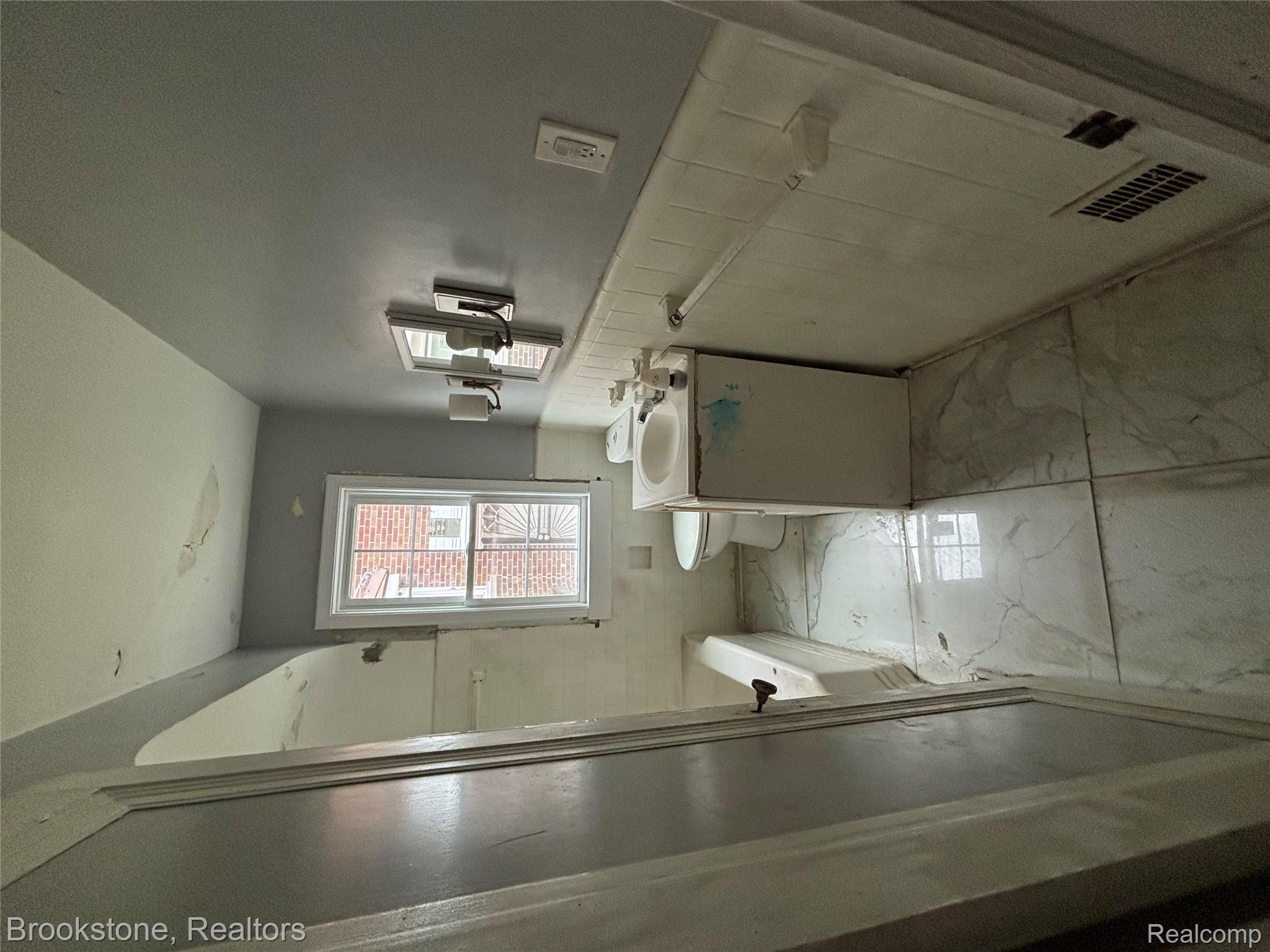 10222 Beaconsfield Street