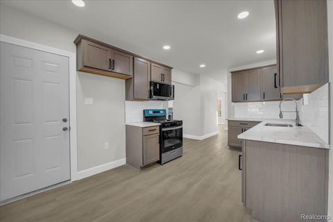 Tiny photo for 16891 Sorrento Street, Detroit City, MI 48235 (MLS # 20251061012)