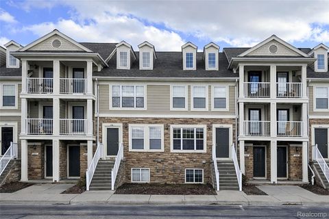 1152 Faulkner Troy City MI 48083