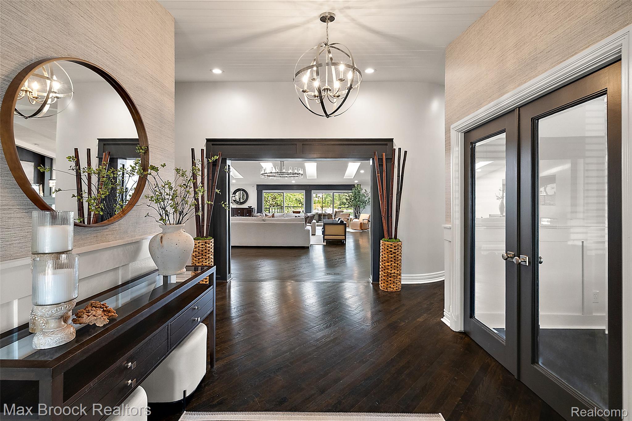 2440 Lake Angelus Lane
