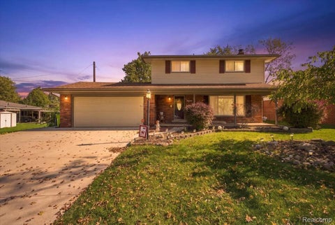 Photo of 607 Ashburnham Street, Auburn Hills City, MI 48326 (MLS # 20261083228)